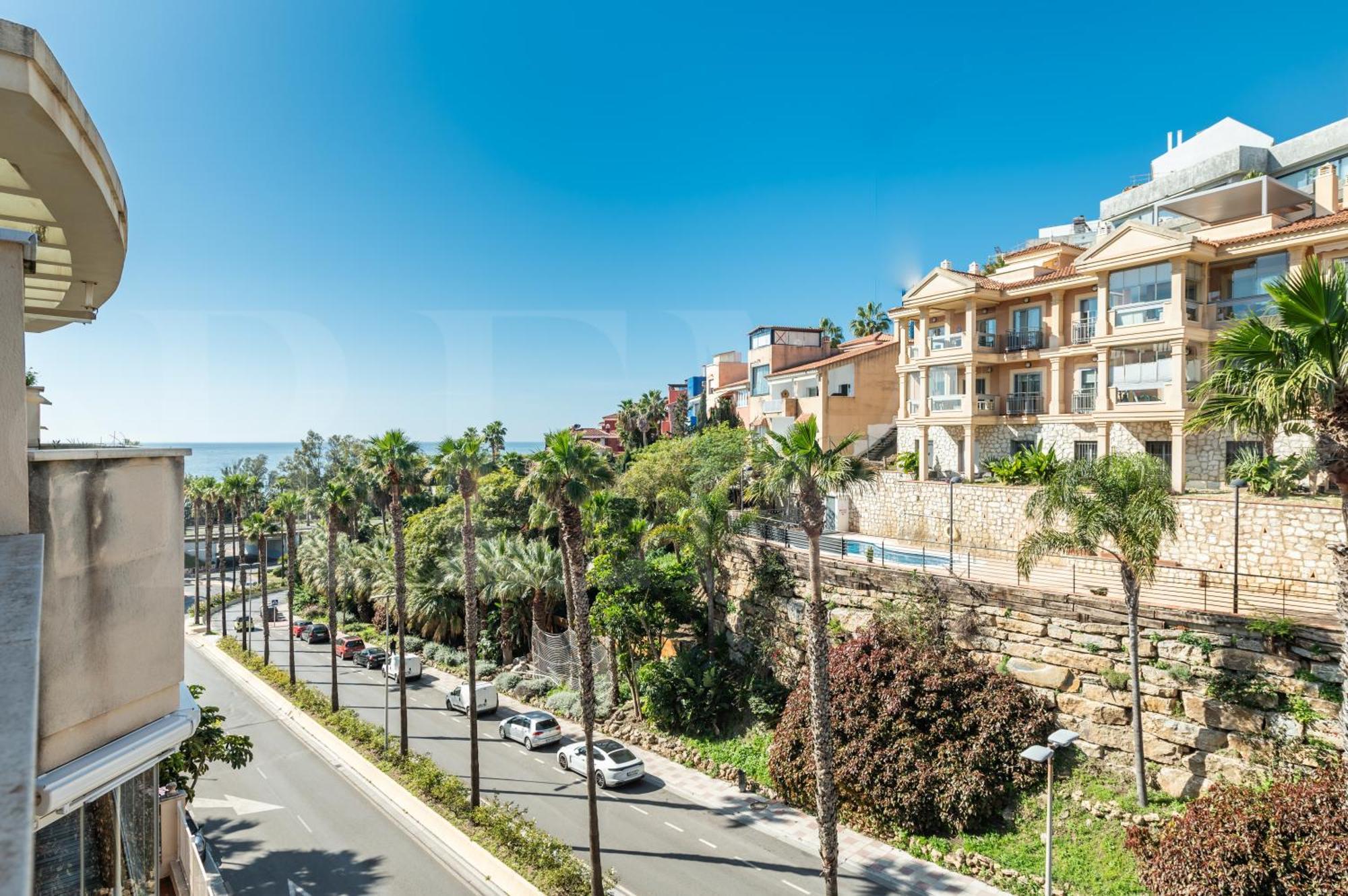 Appartement Seaside With Large Terrace, Pool & Parking Rems Benalmádena